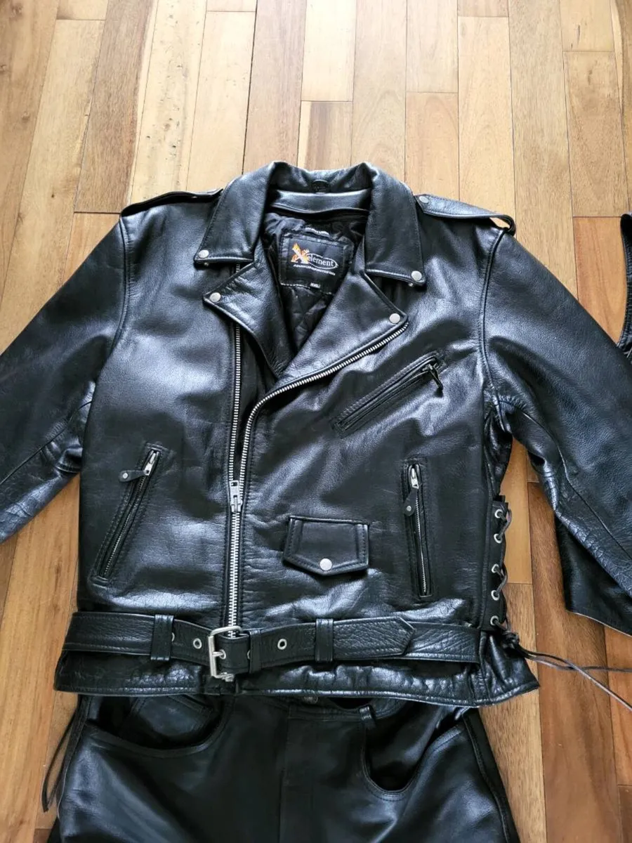 Motorbike lather jacket and pants - Image 3
