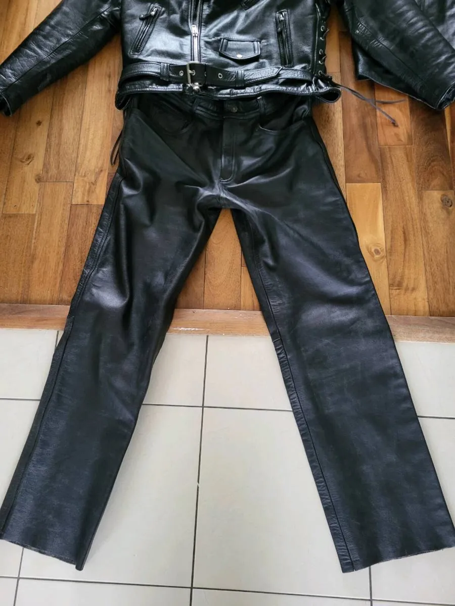 Motorbike lather jacket and pants - Image 4