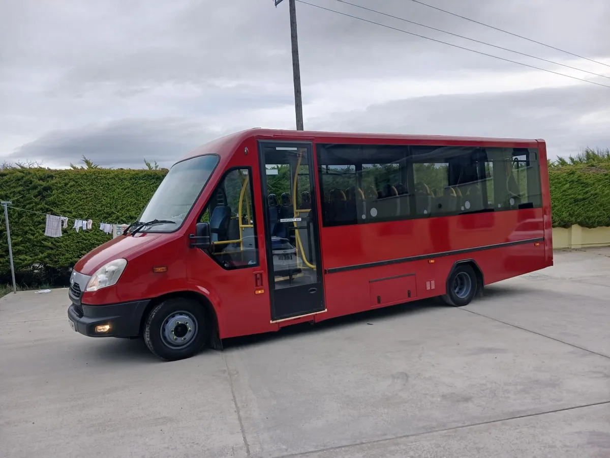 132 iveco 32 seater - Image 2