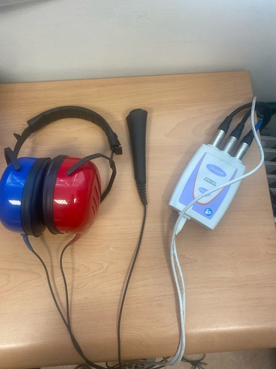 Audiology booth €1500 Ono - Image 3