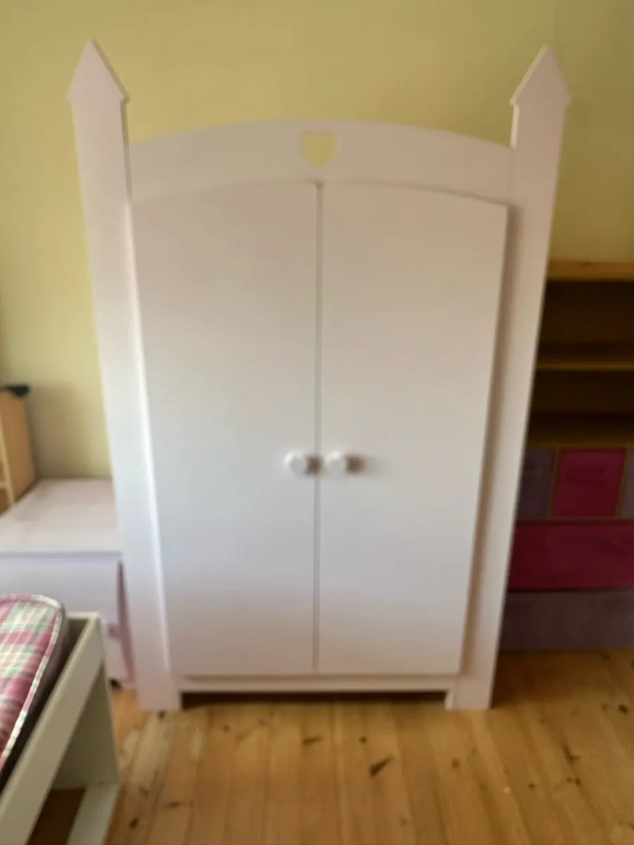 Pink Single Princess Carriage Bed + Matching Items - Image 4