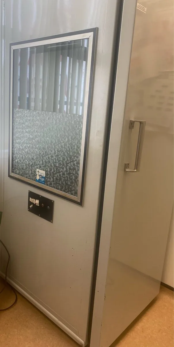 Audiology booth €1500 Ono - Image 1