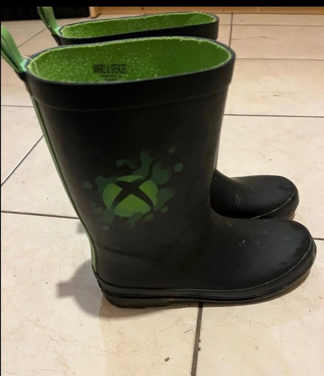 Kids green rain boots - Image 1