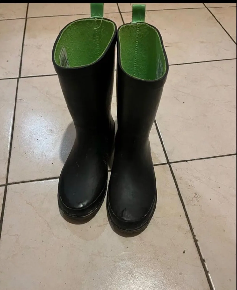 Kids green rain boots - Image 2