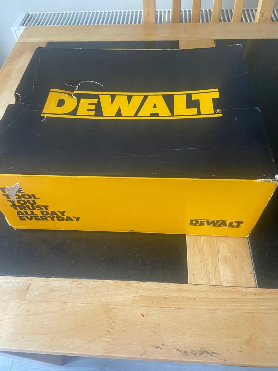 DEWALT Brown Challenger Boots - Image 1
