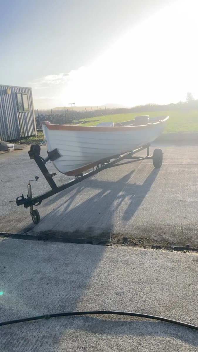 Lake boat 19ft with trailer and engine! - Image 2