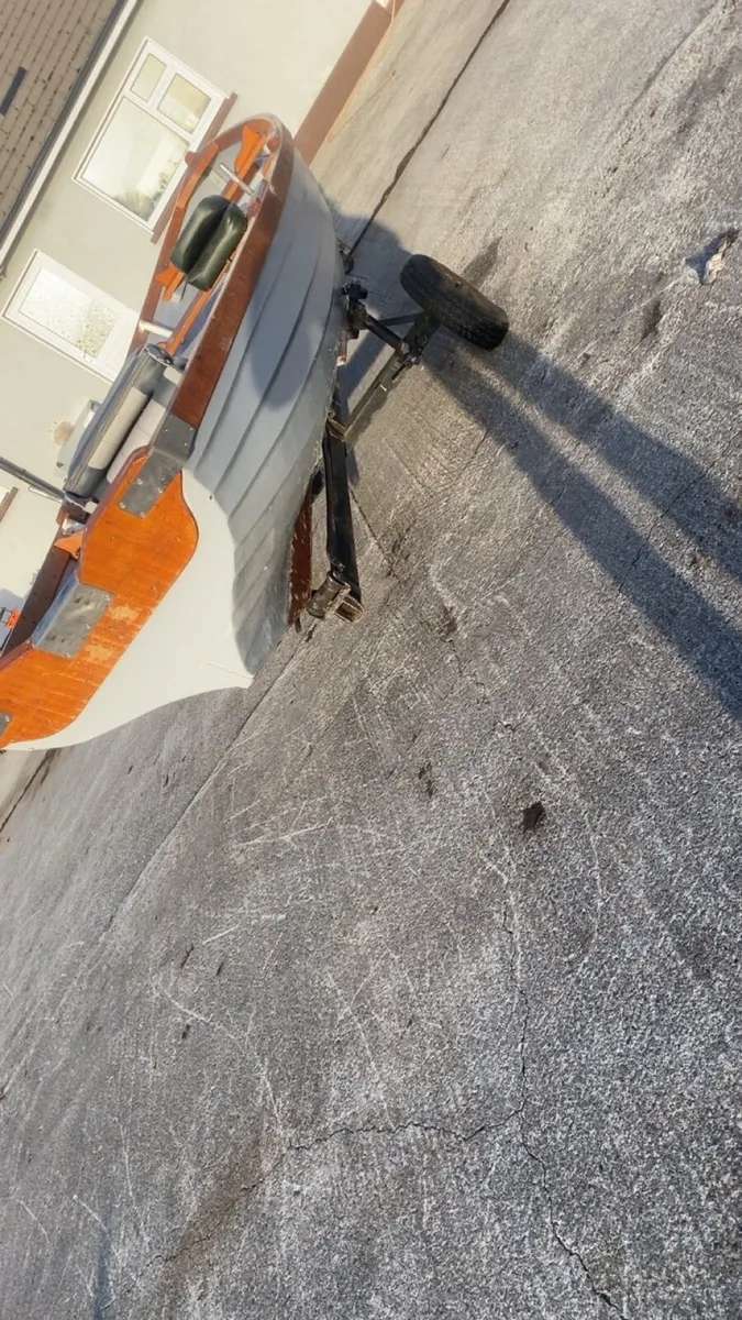 Lake boat 19ft with trailer and engine! - Image 4