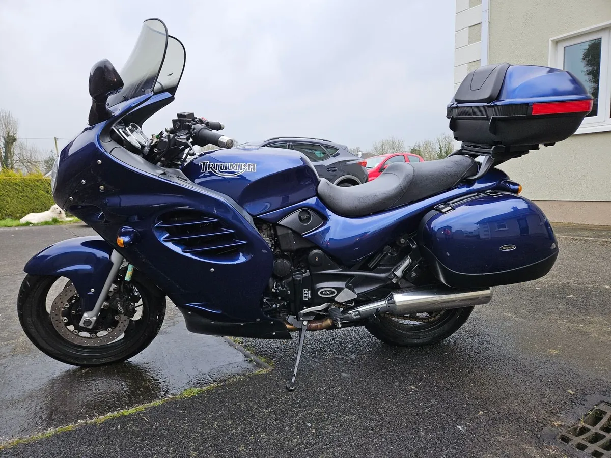 900 cc Triumph Trophy 1999 - Image 1