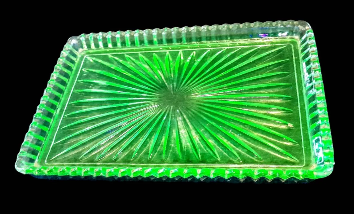 Art Deco pressed glass uranium tray - Image 1