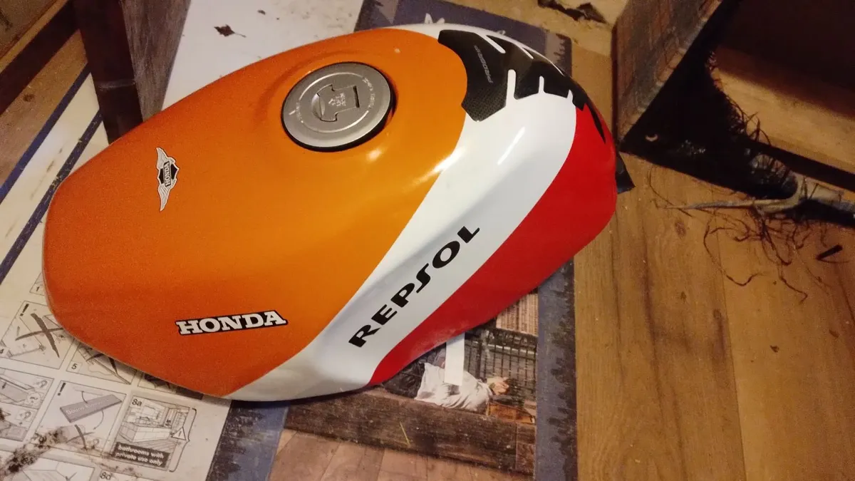 Honda nsr  parts - Image 2