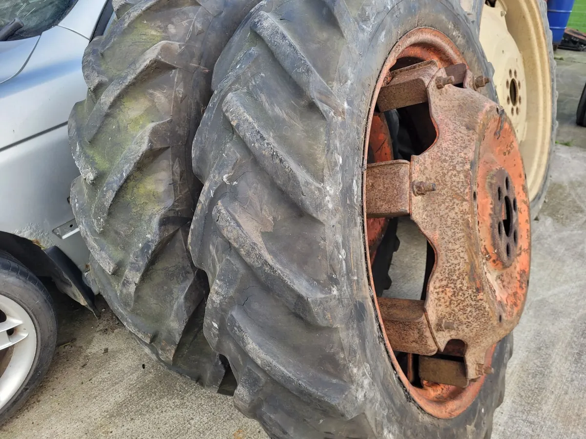 Ford rowcrops 9.5-44   dunlop 8 stud / 11-36 6 stu - Image 4