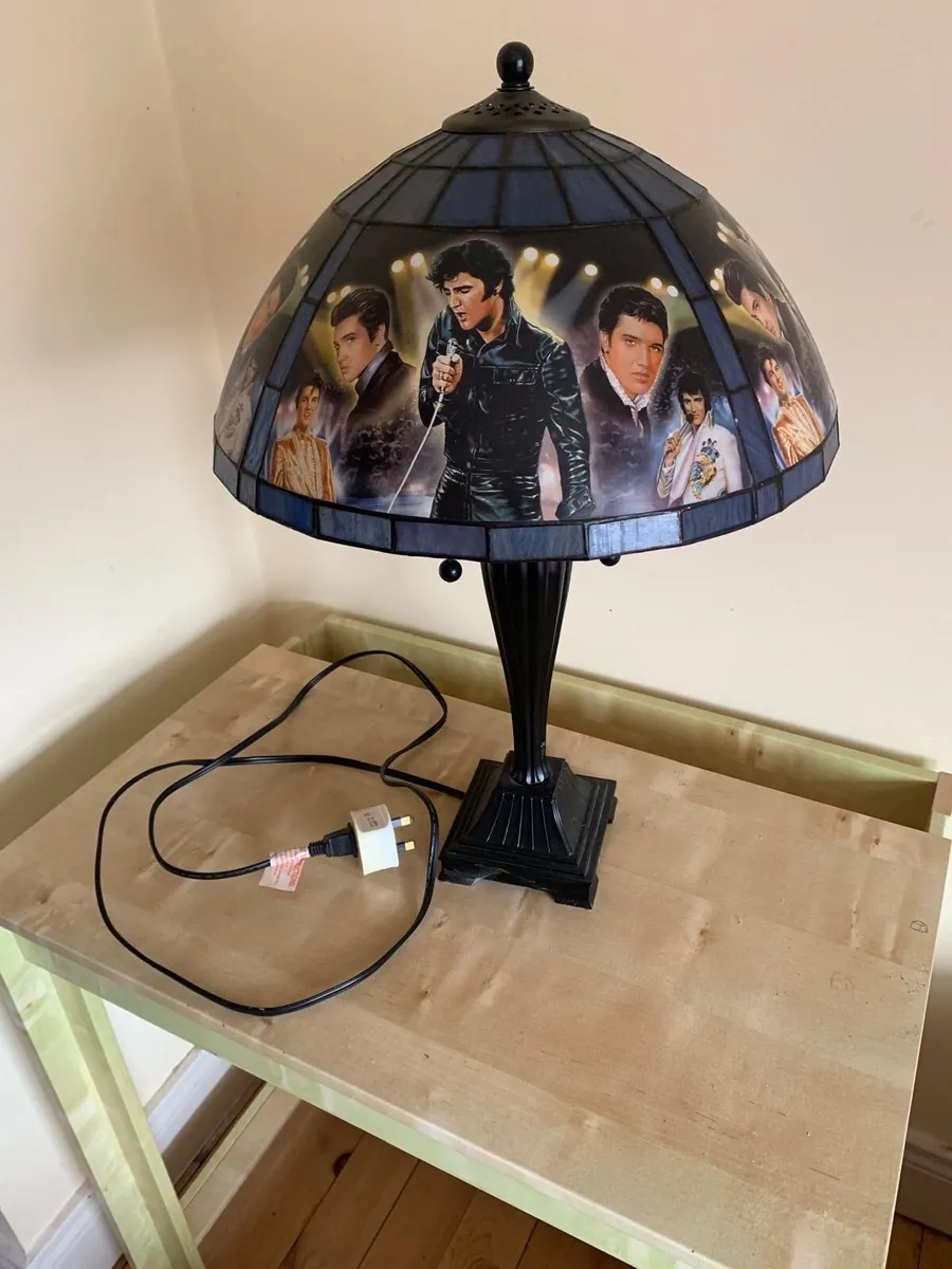 Two Elvis Presley ceramic Christmas Trees + Lamp - Image 2