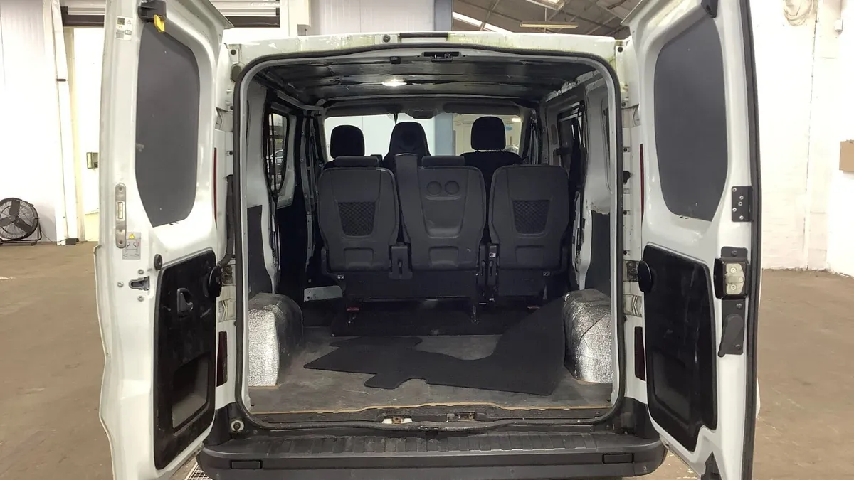 Renault Trafic 2016 crewcab - Image 4