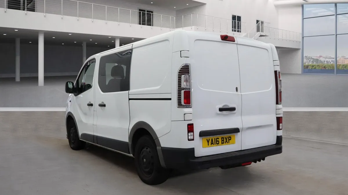 Renault Trafic 2016 crewcab - Image 3
