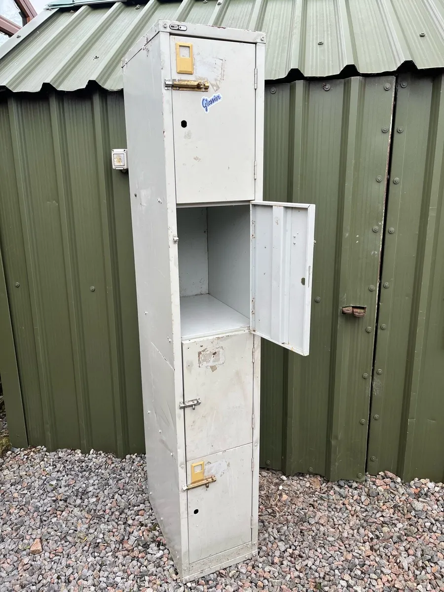 Metal Locker - Image 1