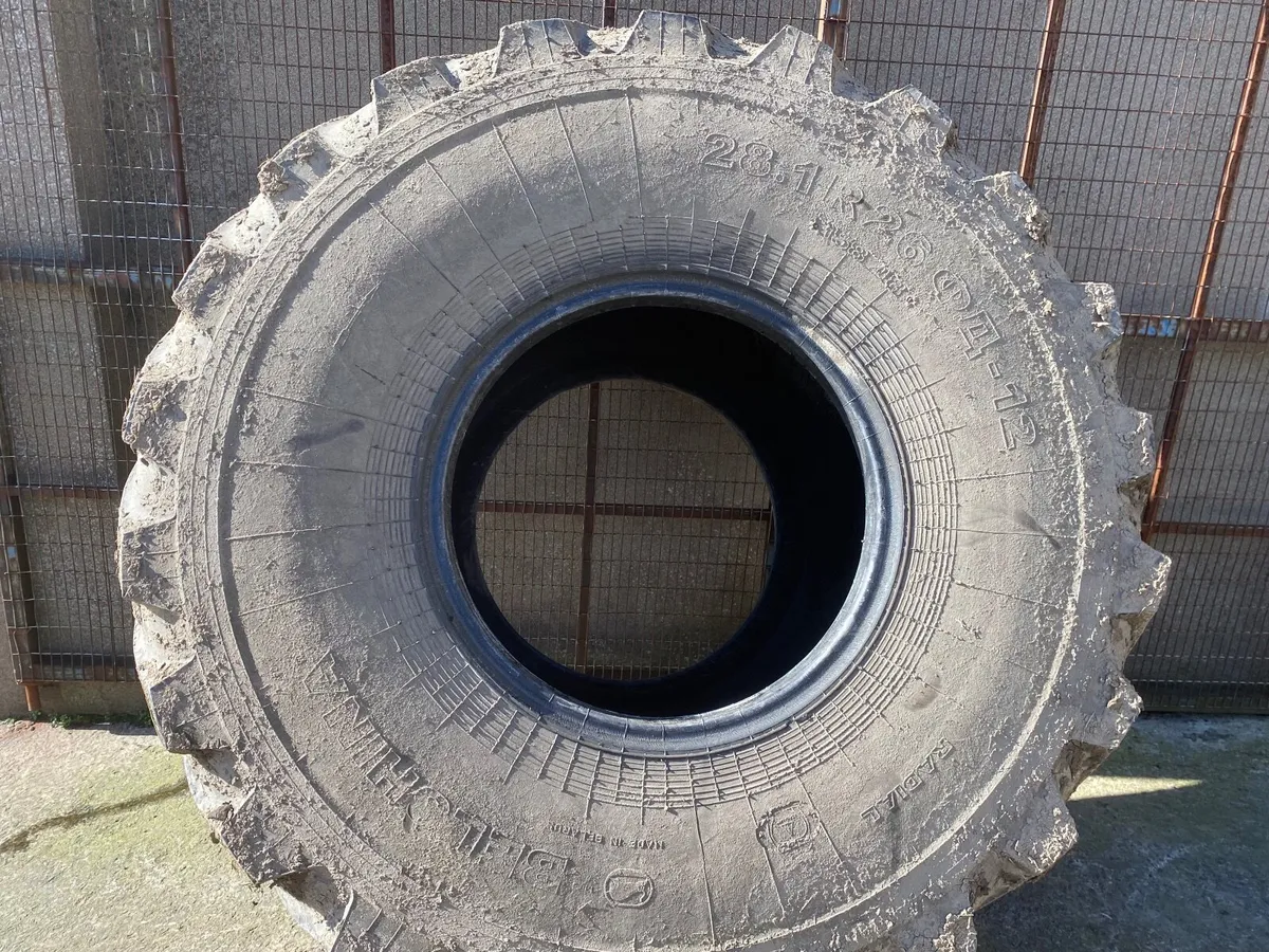 TANKER TYRE 28.1R26 RUSSIAN TYRE GOOD CONDITION - Image 1