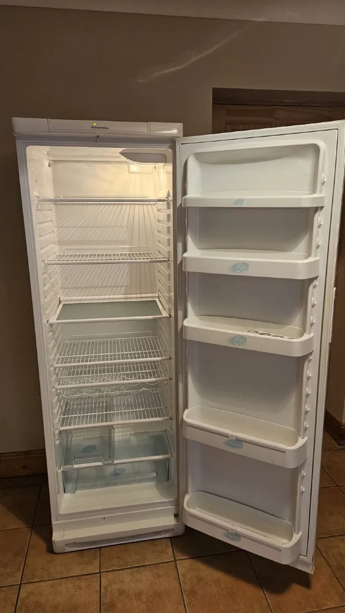 Larder fridge - white - Image 2