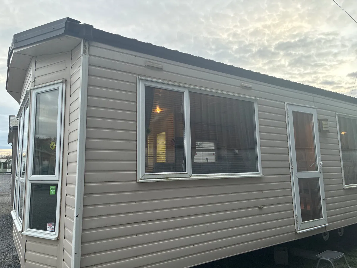 YOU WOULD LOOK A PICTURE IN THIS COSSAULT STUDIO - Image 2