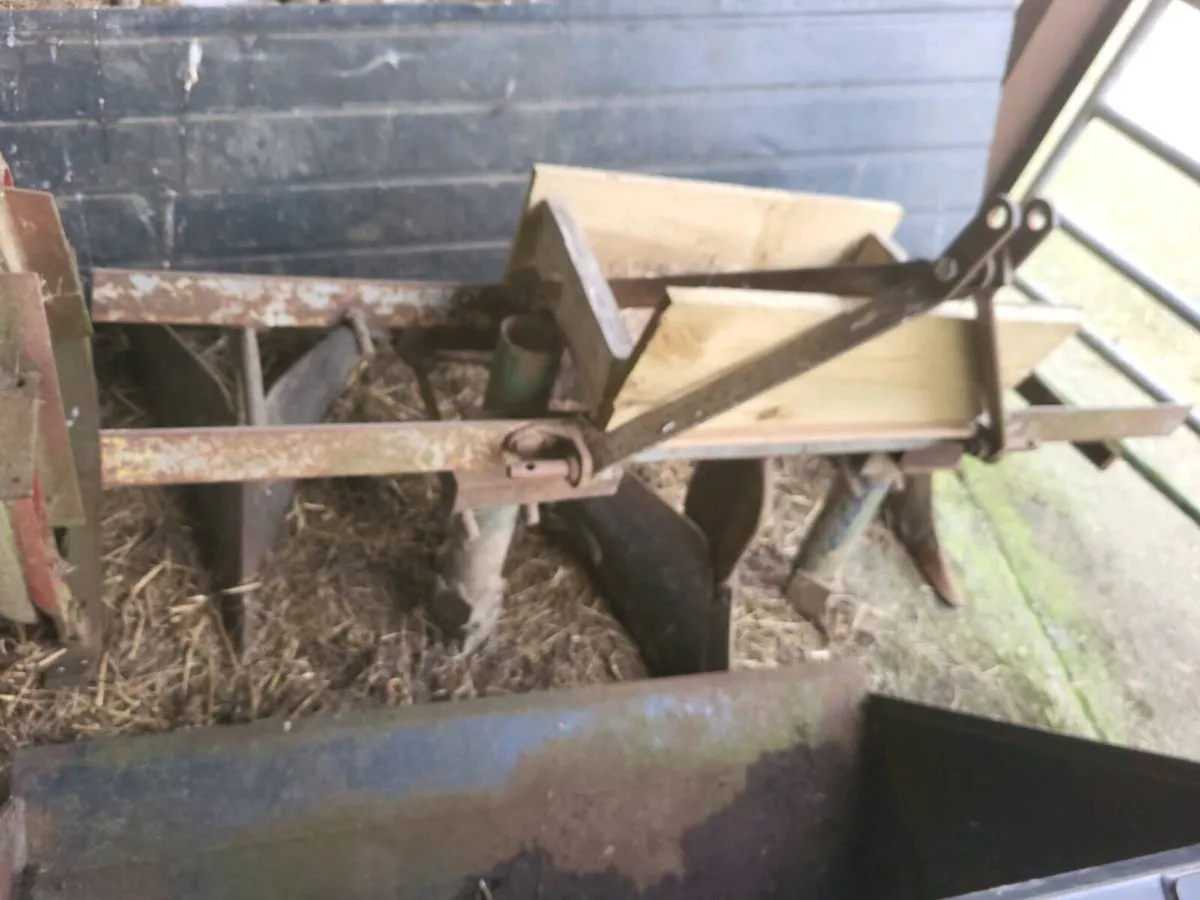Potatoe sowing equipment - Image 2
