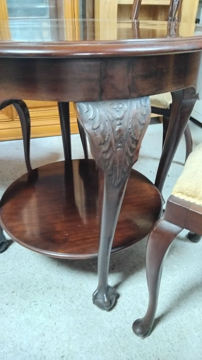 Table/chairs - Image 2