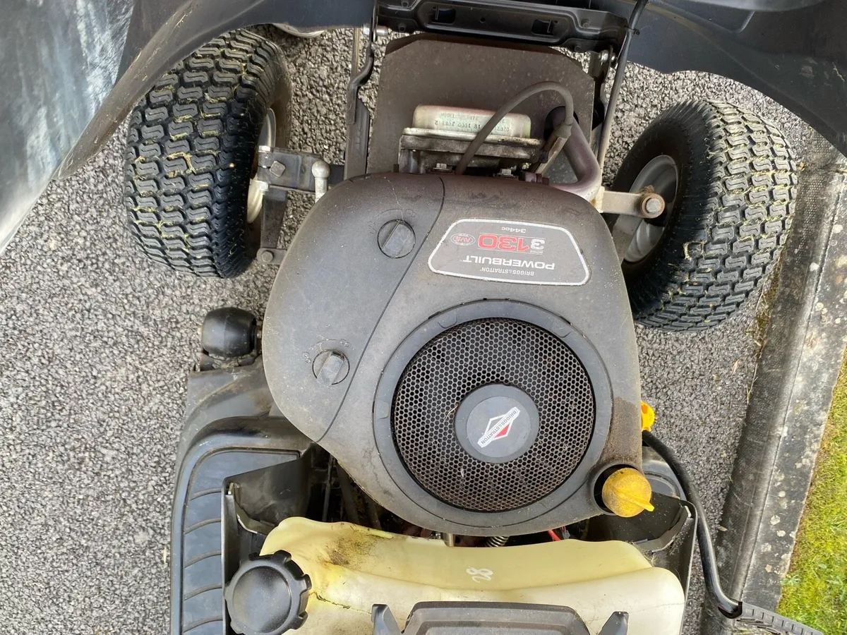 Castle garden ride on mower - Image 2