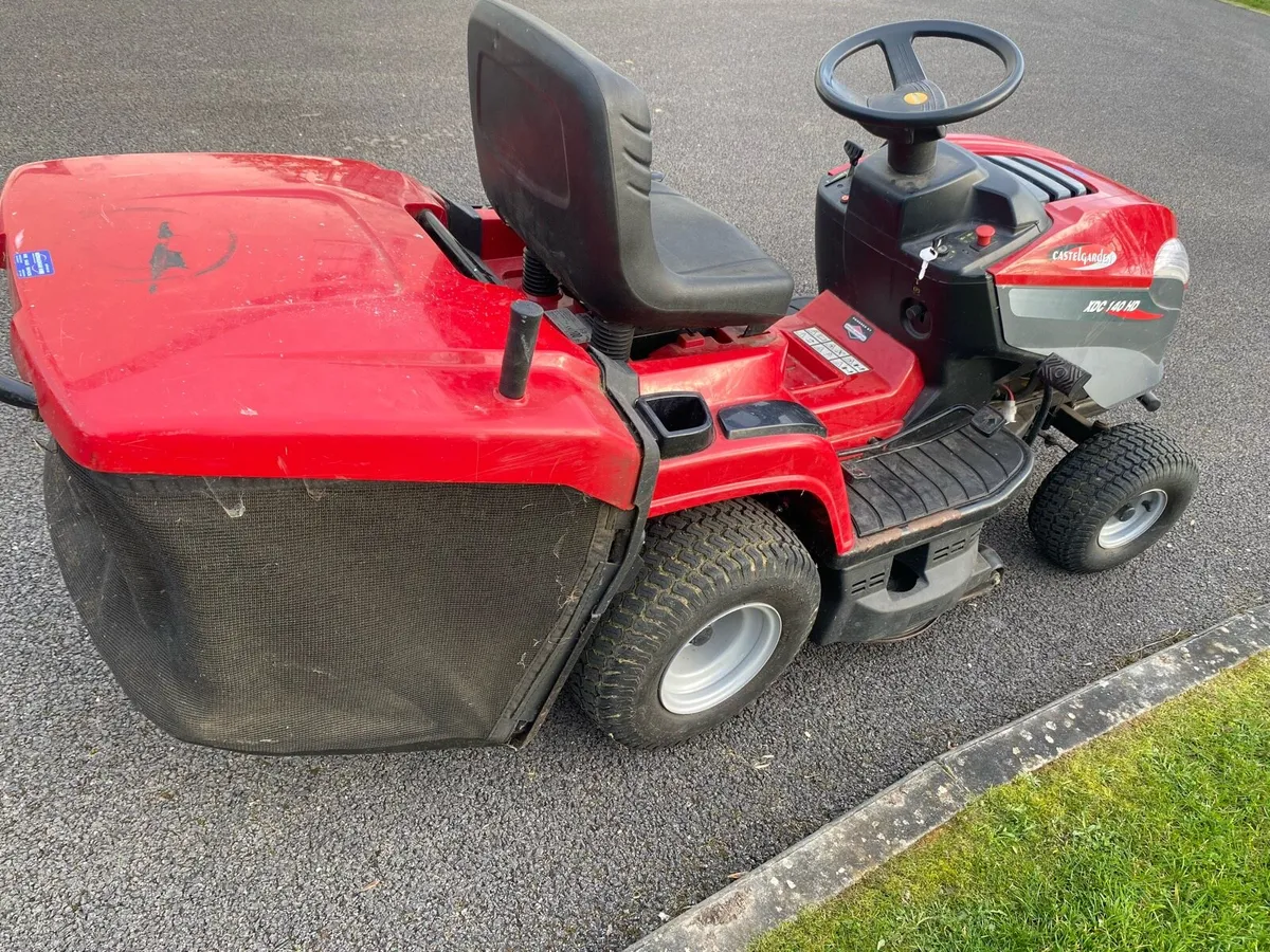 Castle garden ride on mower - Image 3