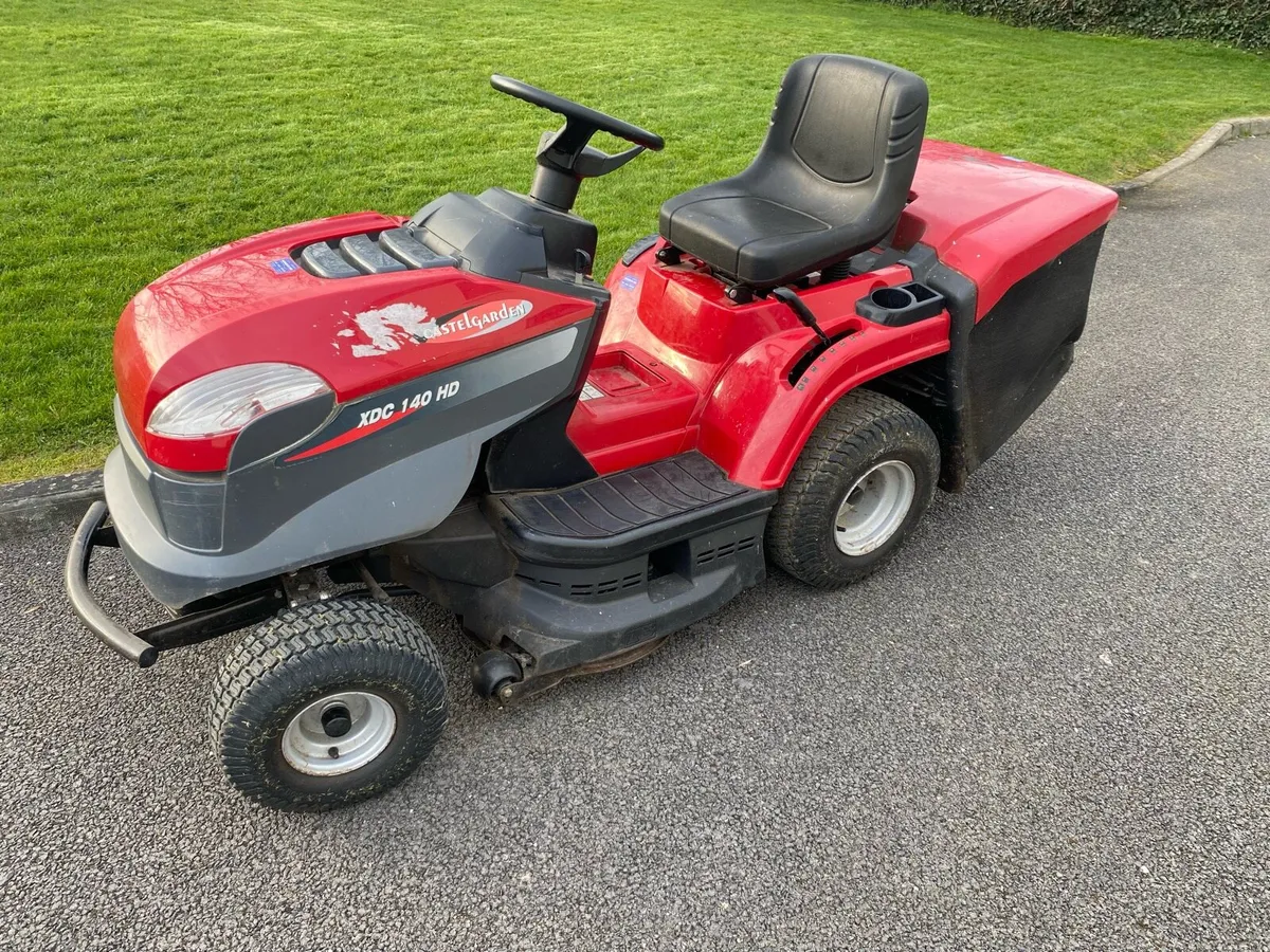 Castle garden ride on mower - Image 1