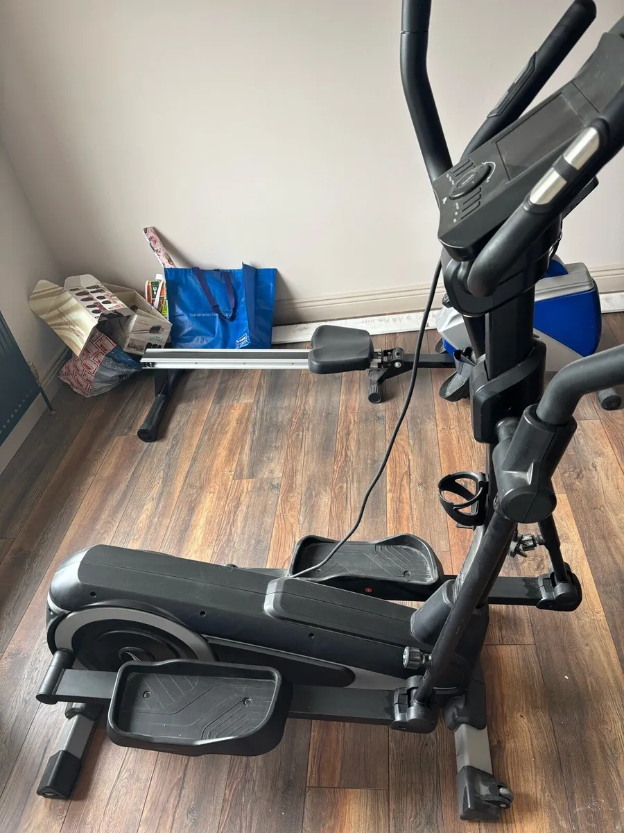 Cross trainer - Image 1