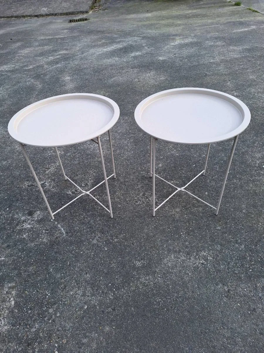 Pair of small metal folding tray tables - Image 1