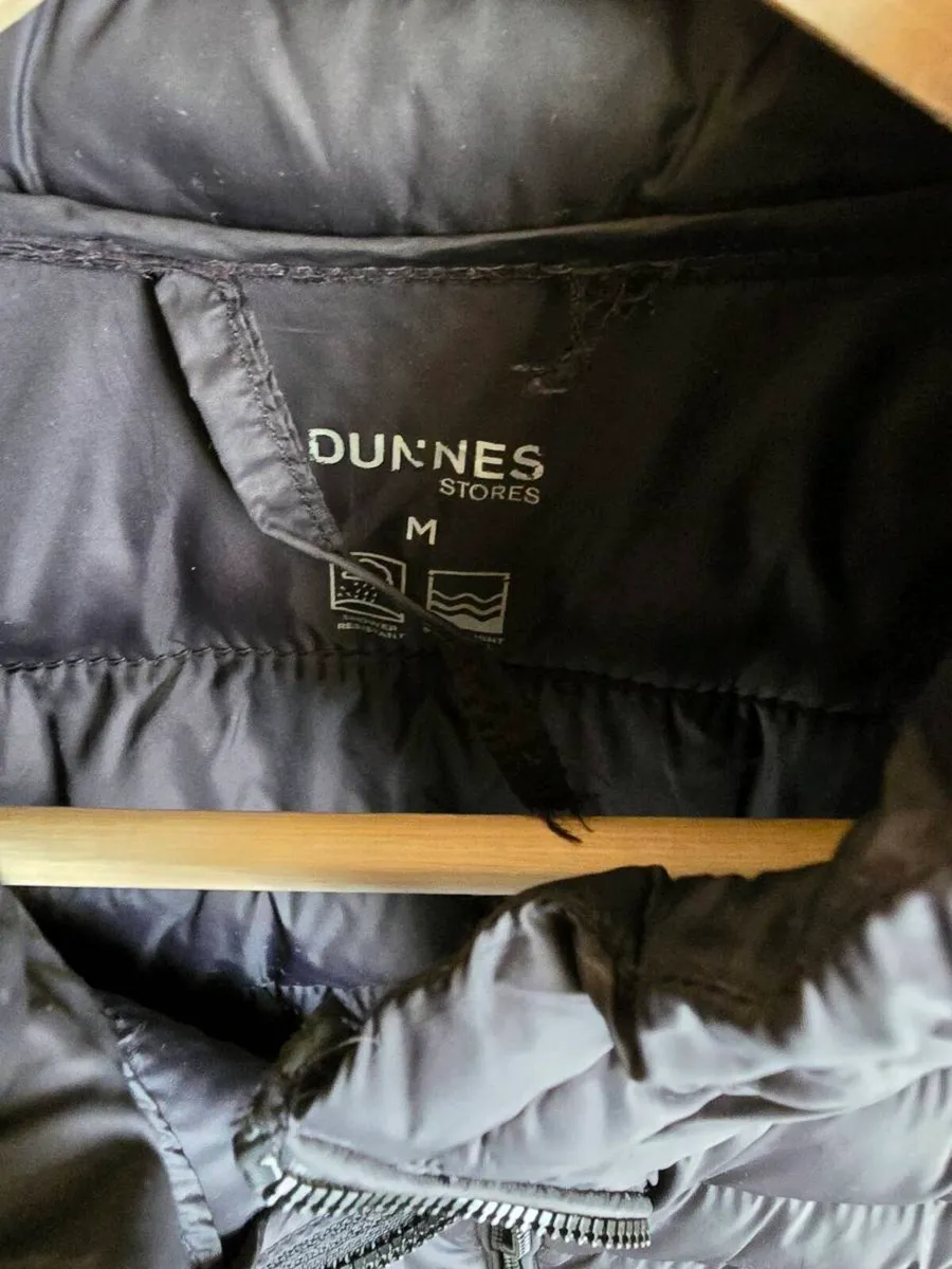 Black quilted puffer gilet - Image 3