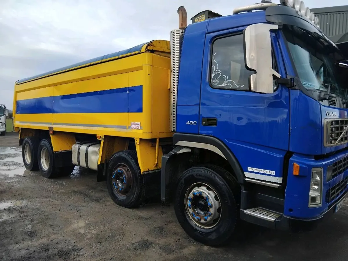 Volvo tipper - Image 3