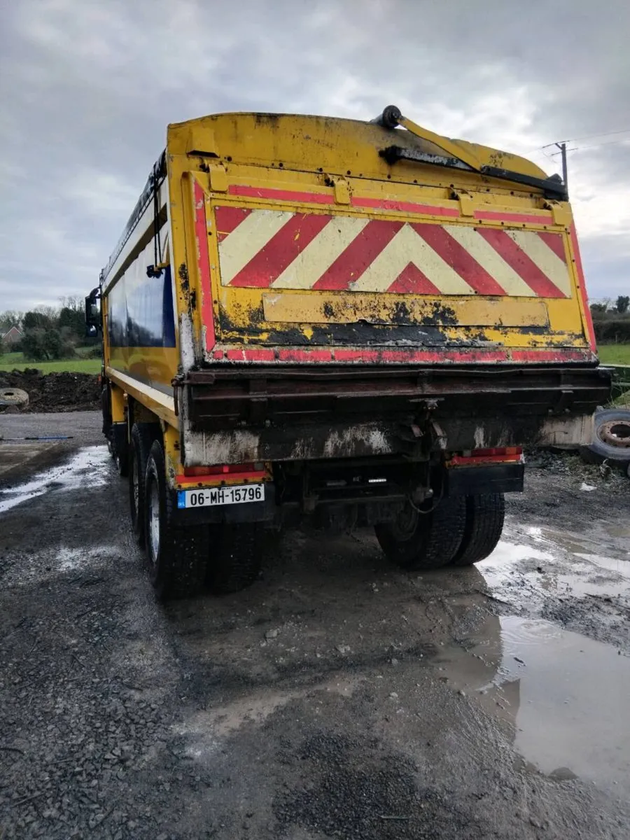 Volvo tipper - Image 4