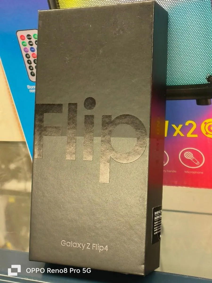 Samsung Galaxy Z-Flip 4 128GB Dual Sim Unlocked (Like New) - Image 1