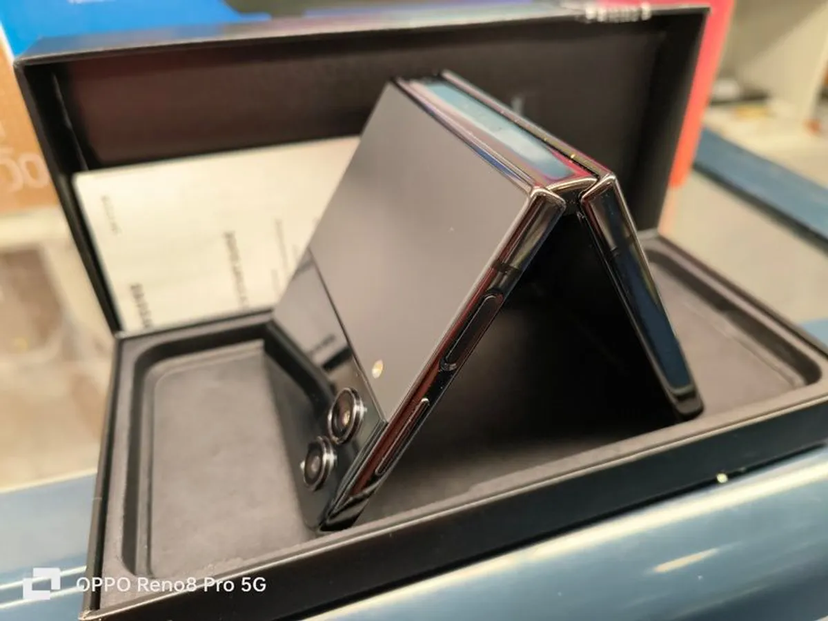 Samsung Galaxy Z-Flip 4 128GB Dual Sim Unlocked (Like New) - Image 4