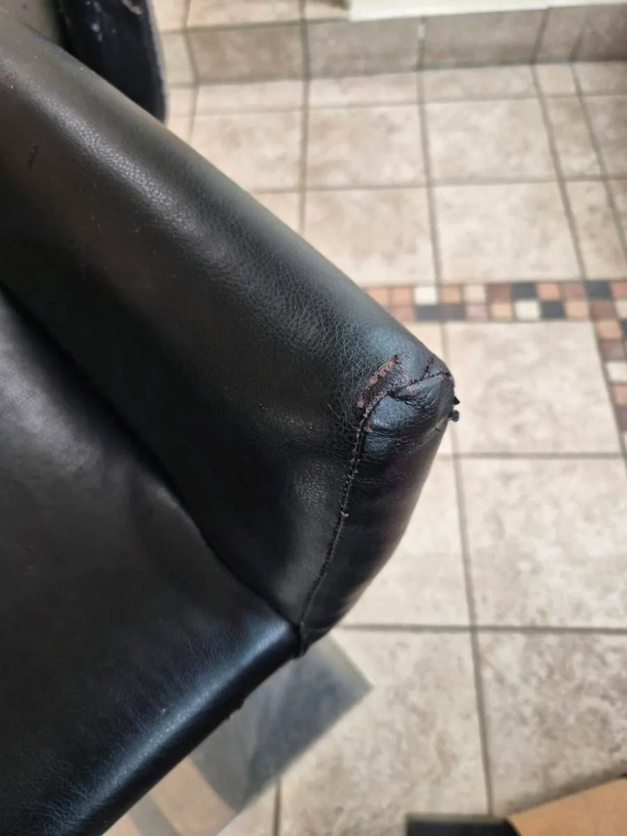 2 stools z shaped - Image 3