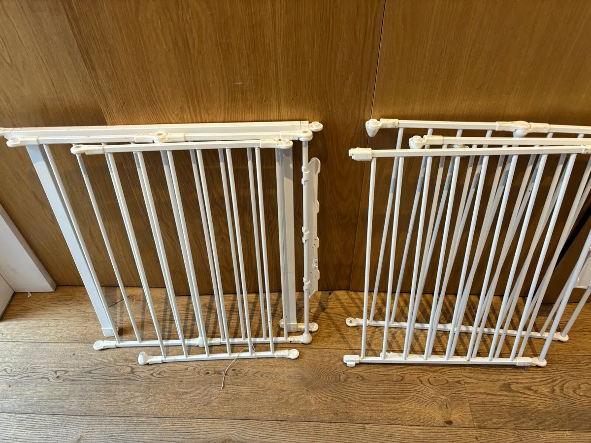 Free Fire gates - Image 1