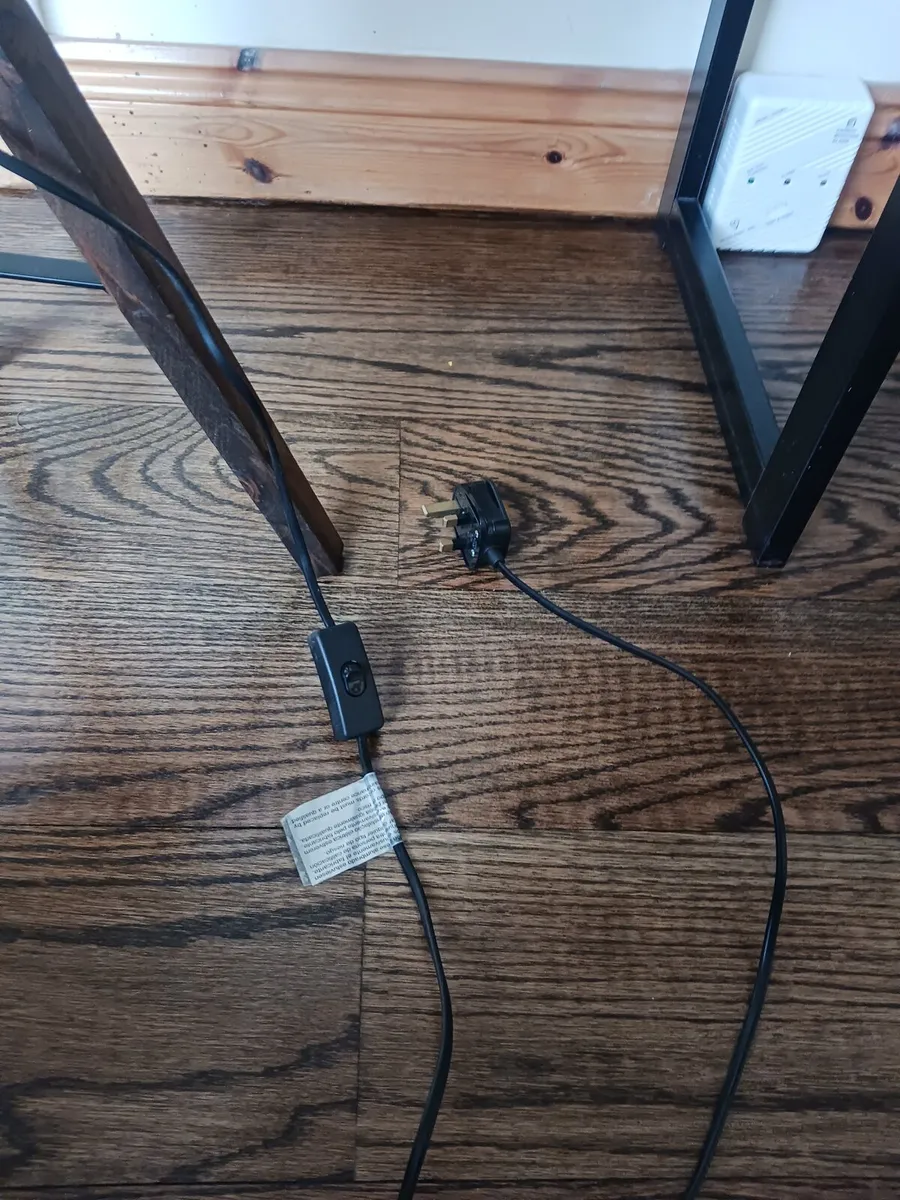 Cream table lamp - Image 2