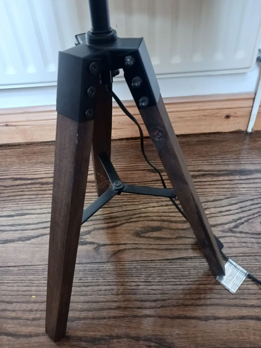 Cream table lamp - Image 4