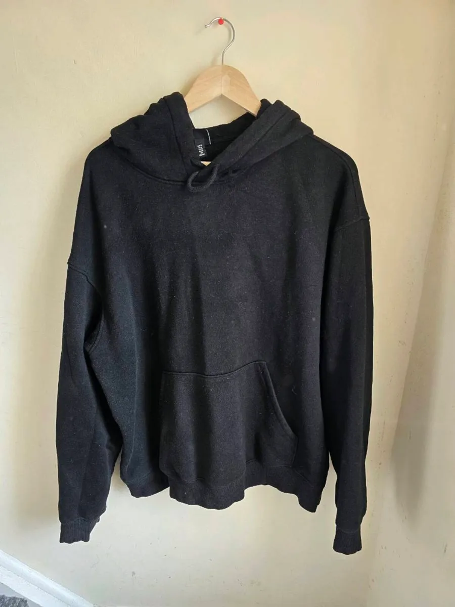 H&M Black Hoodie – Men’s XL Oversized Pullover - Image 1