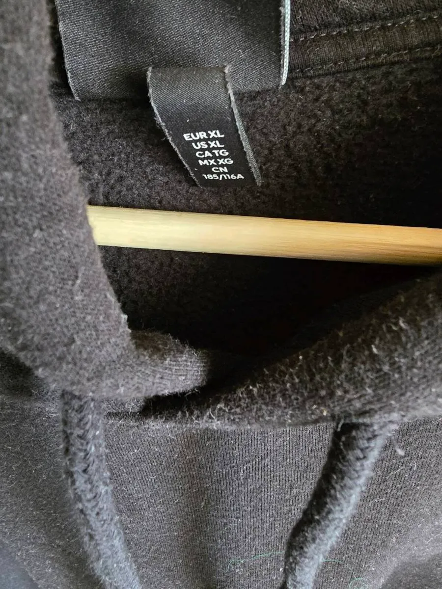 H&M Black Hoodie – Men’s XL Oversized Pullover - Image 3
