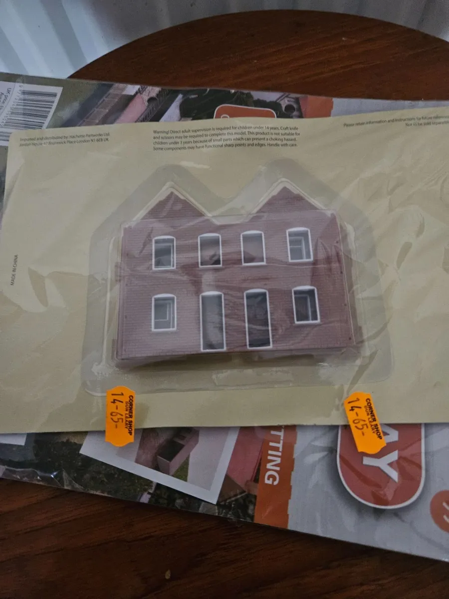 Hornby OO Gauge Building