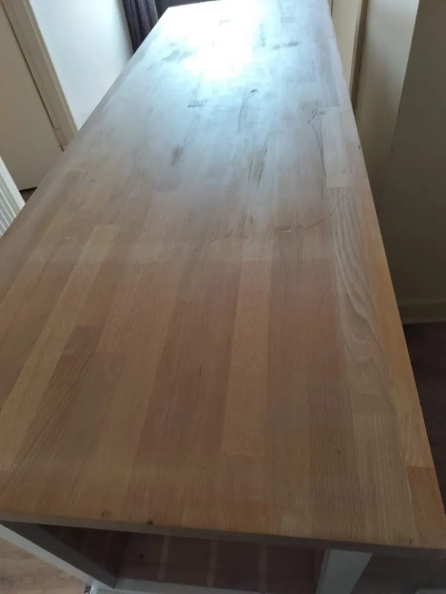 Kitchen island - Image 1