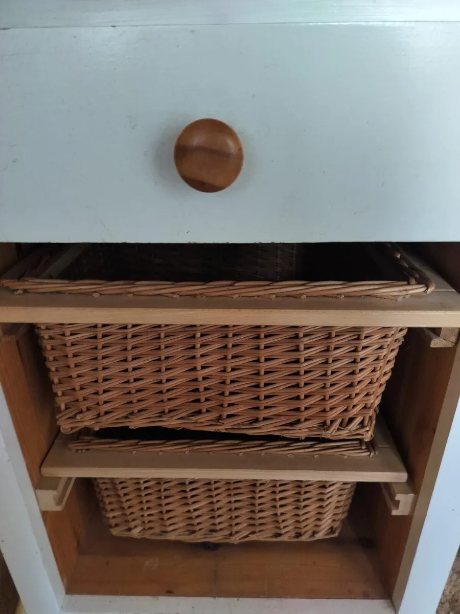 Kitchen island - Image 2