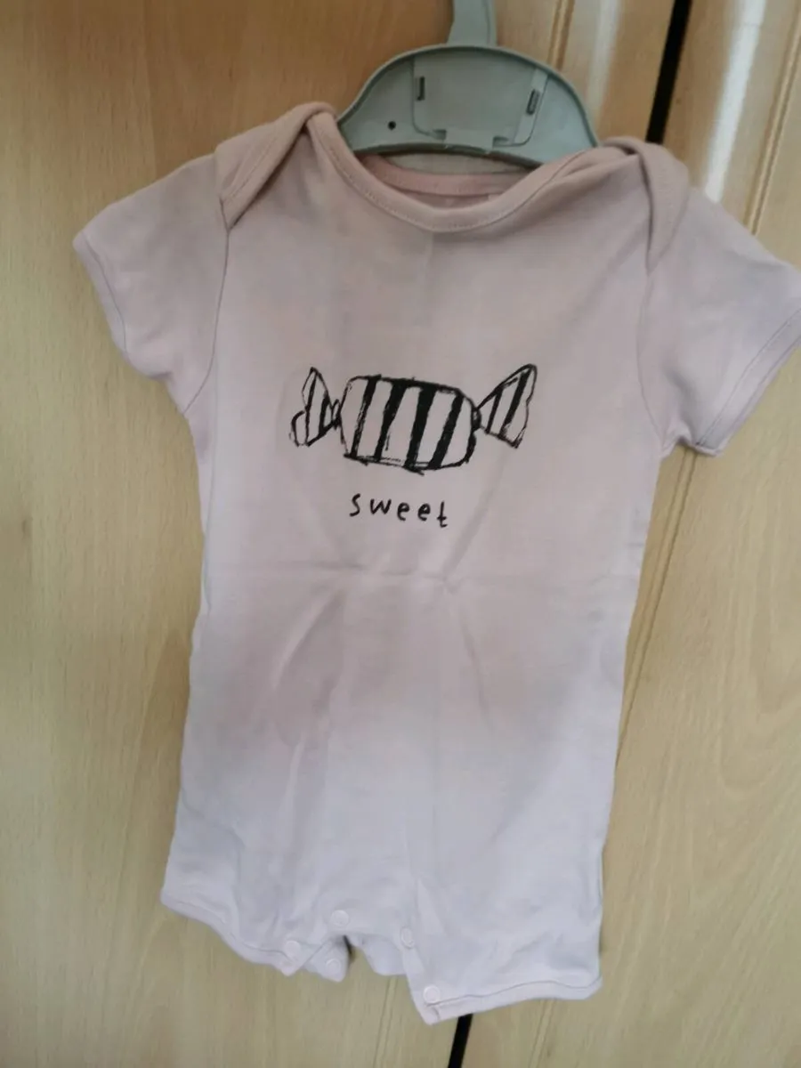 Baby body suit - Image 1