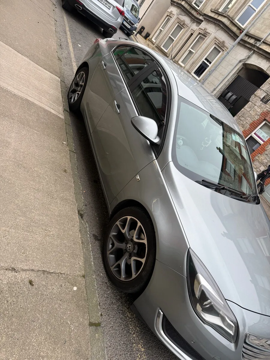 Open insignia - Image 1