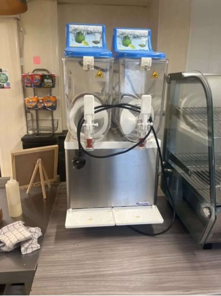 Commercial slushee machine - Image 1