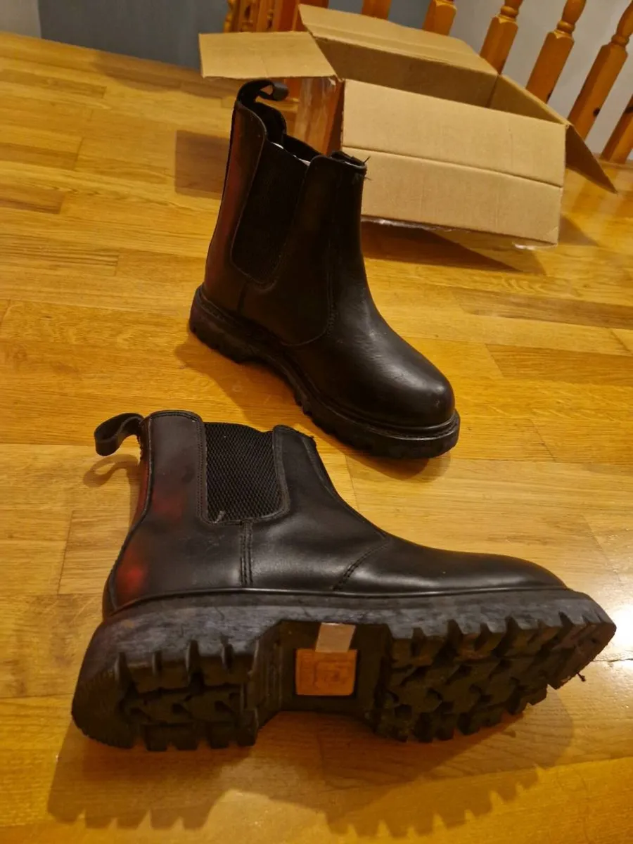 Men's boots - Image 4