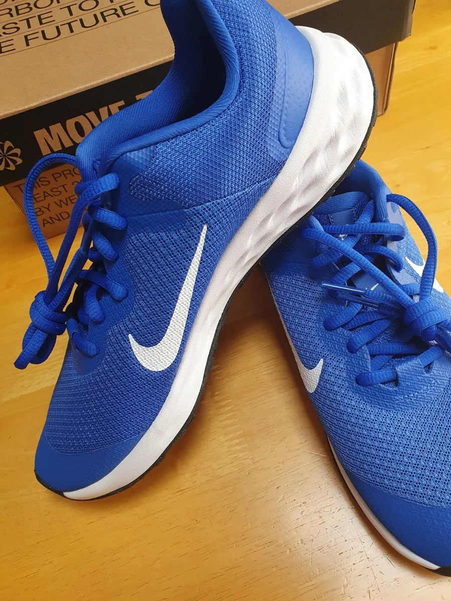 Nike revolution kids blue runners 5 - Image 1