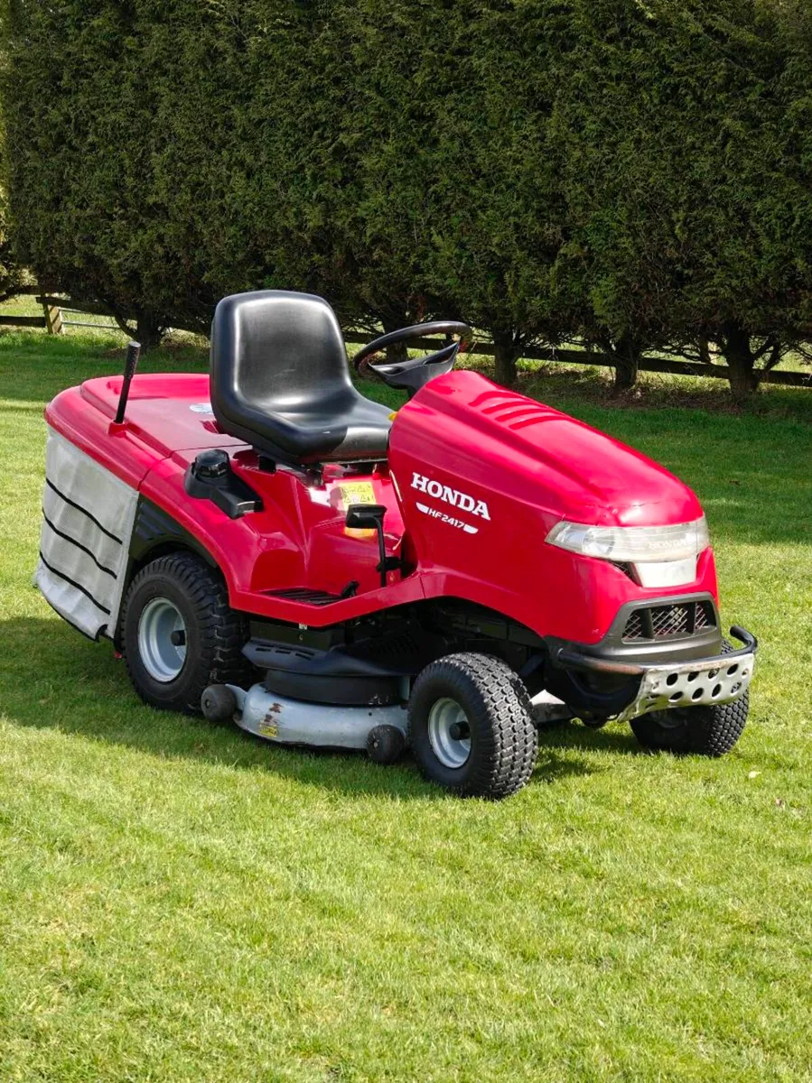 Honda HF 2417 Lawnmower - Image 1