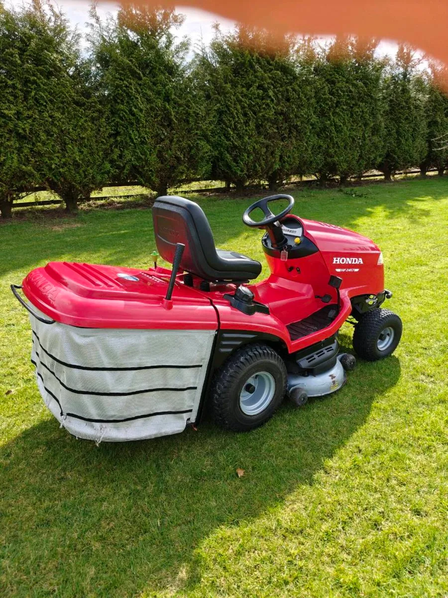 Honda HF 2417 Lawnmower - Image 2